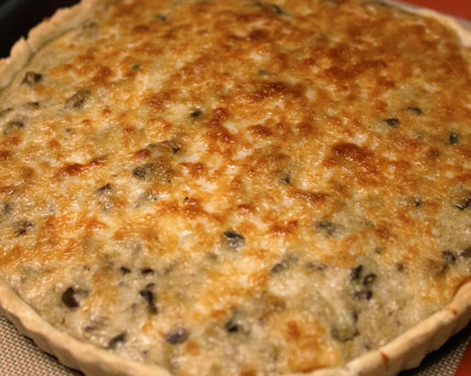 Quiche with mushrooms and cheese