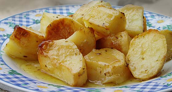 Πατάτες φούρνου λεμονάτες