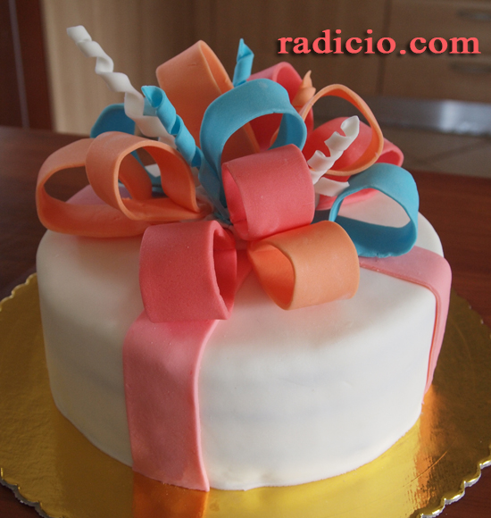 Cake - sugar paste with bow